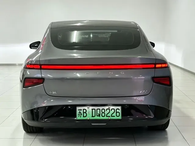 Xpeng P7 — Фото автомобиля 5