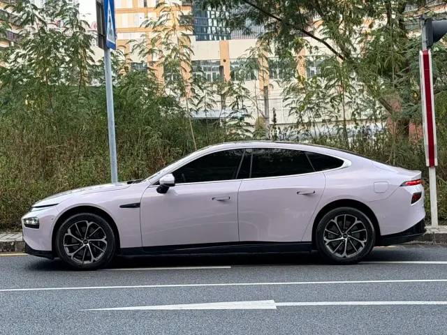 Xpeng P7 — Фото автомобиля 2