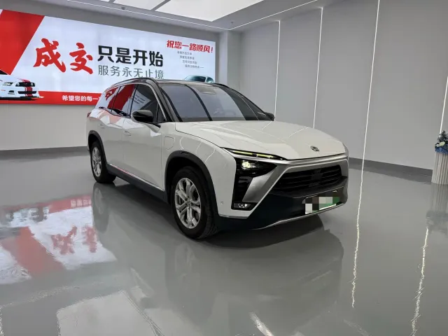 Nio ES8 — Фото автомобиля 3