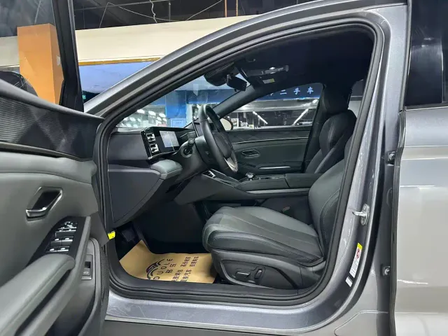 BYD Qin L — Фото автомобиля 5