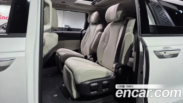 Kia Canival Carnival 4 поколение Бензин 7 мест Signature — Фото автомобиля 12