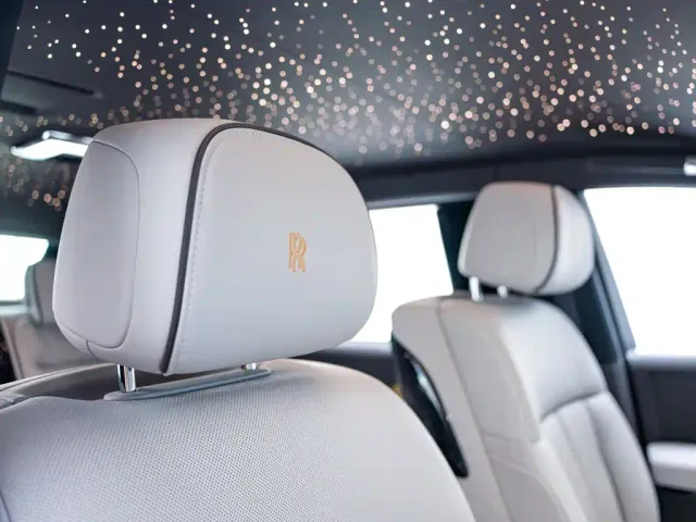 Rolls-Royce Phantom — Фото автомобиля 19