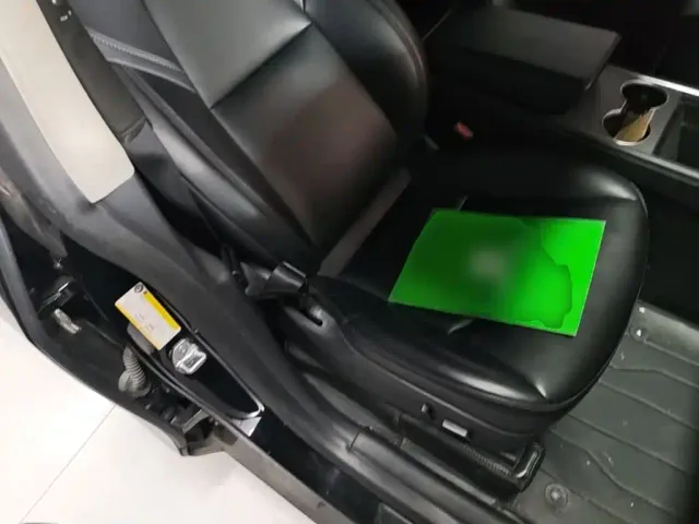 Tesla Model Y — Фото автомобиля 24