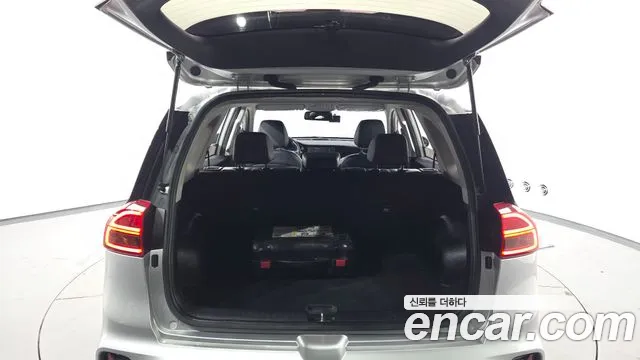 Kia Niro — Фото автомобиля 26