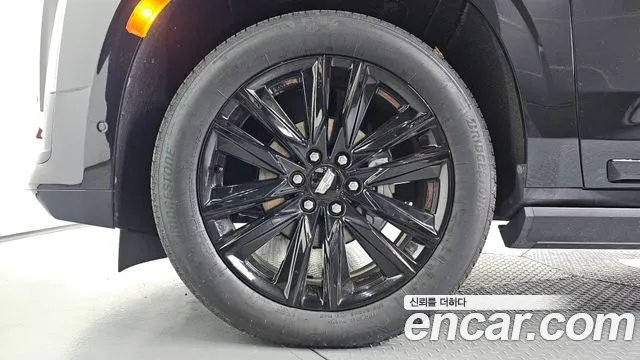 Cadillac Escalade — Фото автомобиля 5