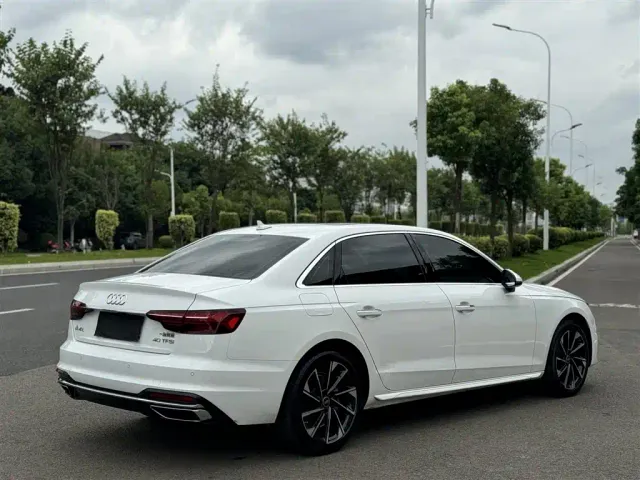 Audi A4L — Фото автомобиля 17