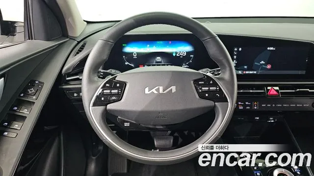 Kia Niro — Фото автомобиля 21