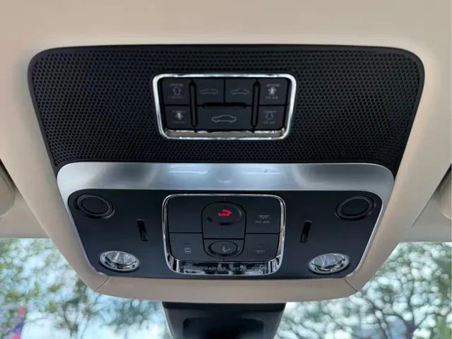 Bentley Flying Spur — Фото автомобиля 27
