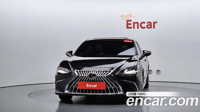 Lexus ES 7th Gen — Фото автомобиля 3