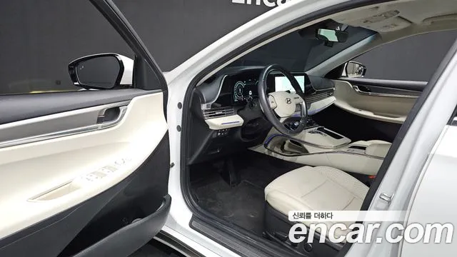 Hyundai Grandeur New — Фото автомобиля 10