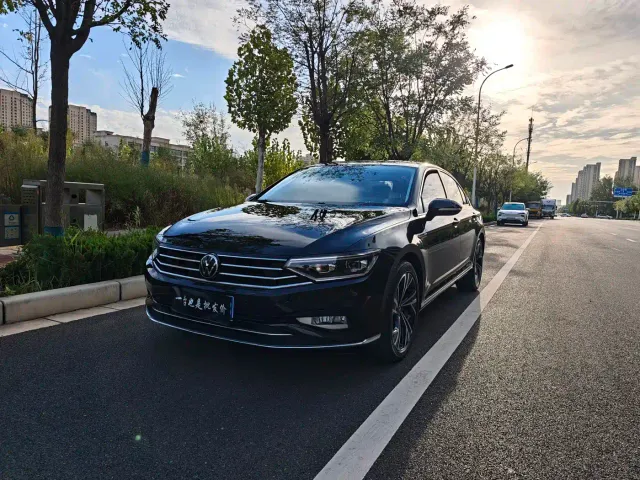 Фотография автомобиля — Volkswagen Magotan