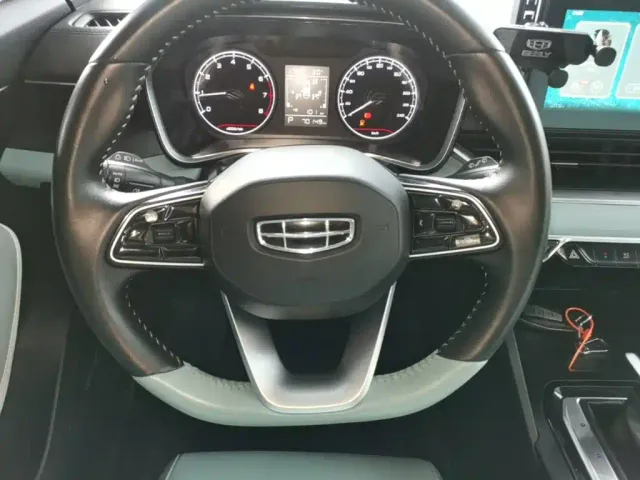 Geely Emgrand S — Фото автомобиля 10
