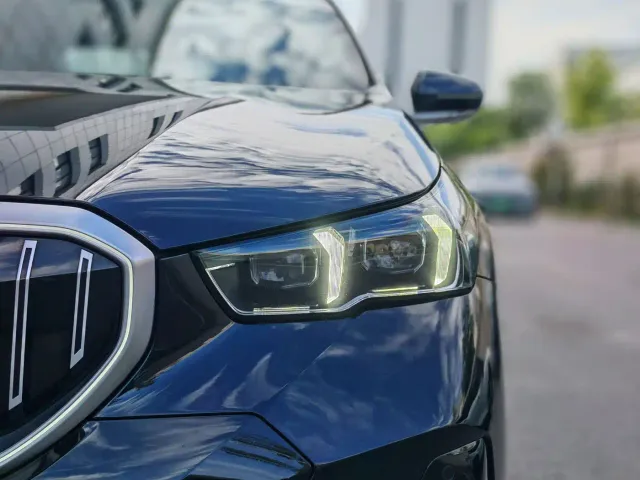 BMW 5 Series — Фото автомобиля 8