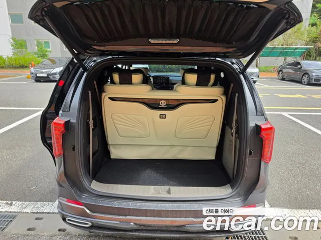 Kia Carnival Generation 4 — Фото автомобиля 13