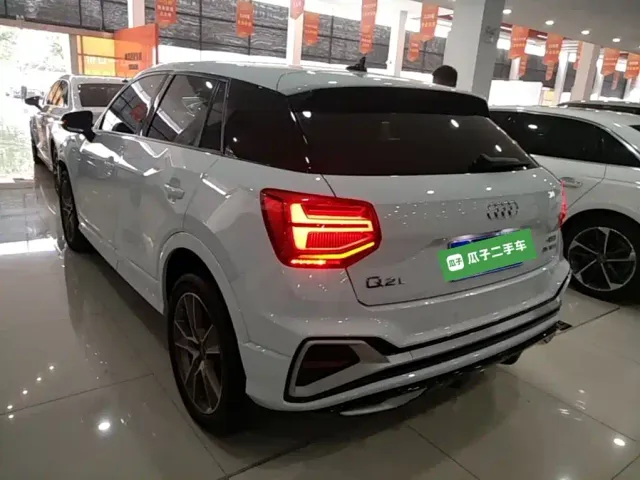 Audi Q2L — Фото автомобиля 4