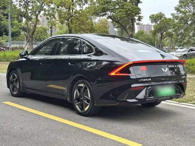 Wuling Starlight — Фото автомобиля 4