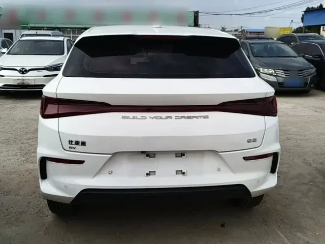 BYD e2 — Фото автомобиля 5