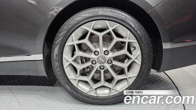 Genesis G80 RG3 — Фото автомобиля 20