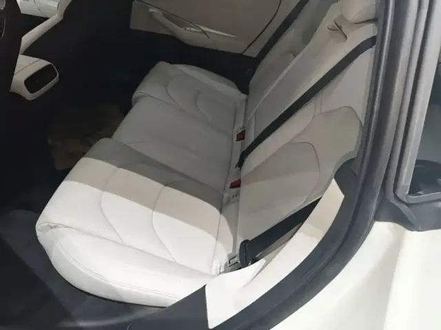 Xiaomi SU7 — Фото автомобиля 16