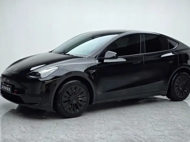 Фотография автомобиля — Tesla Model Y