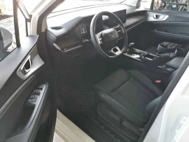 Wuling Jiachen — Фото автомобиля 15