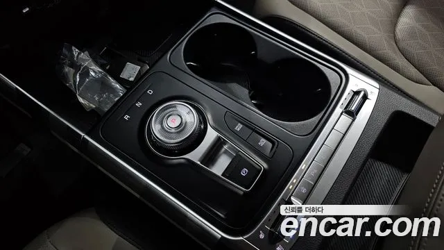 Kia Carnival Generation 4 — Фото автомобиля 9