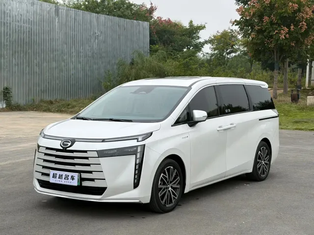 Фотография автомобиля — GAC Trumpchi E8