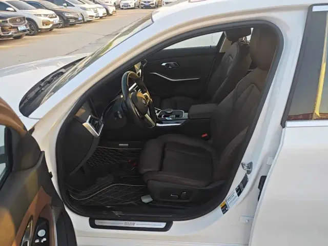 BMW i3 — Фото автомобиля 14