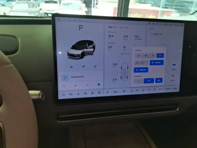 Li Auto Li Auto i6 2025 4WD Base Model — Фото автомобиля 12