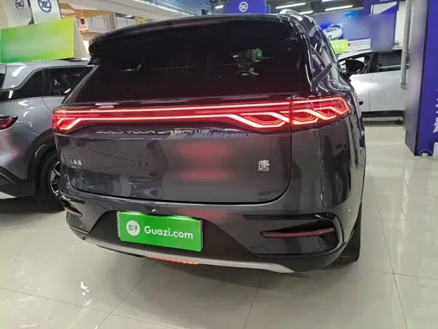 BYD Tang — Фото автомобиля 5