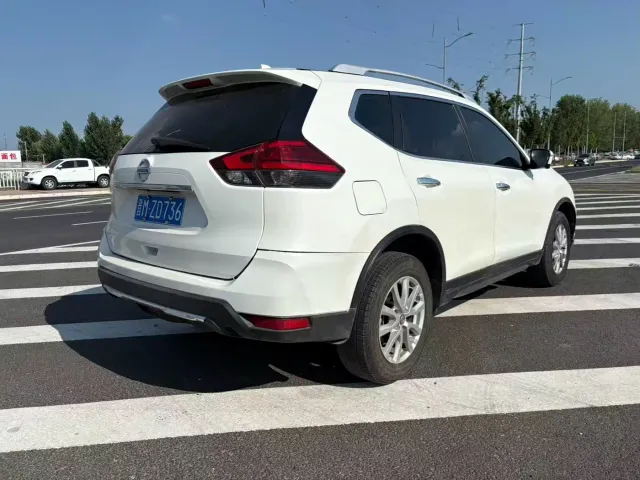 Nissan X-Trail — Фото автомобиля 4