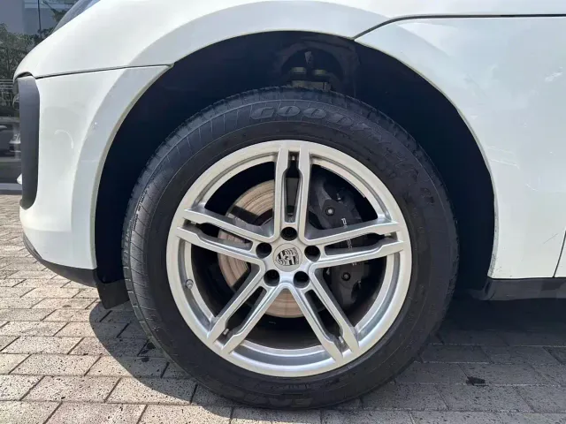 Porsche Macan — Фото автомобиля 14