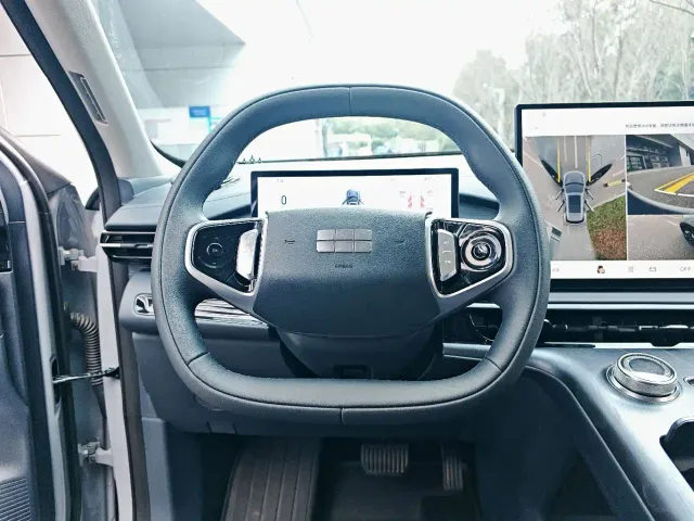 Geely Galaxy E5 — Фото автомобиля 10