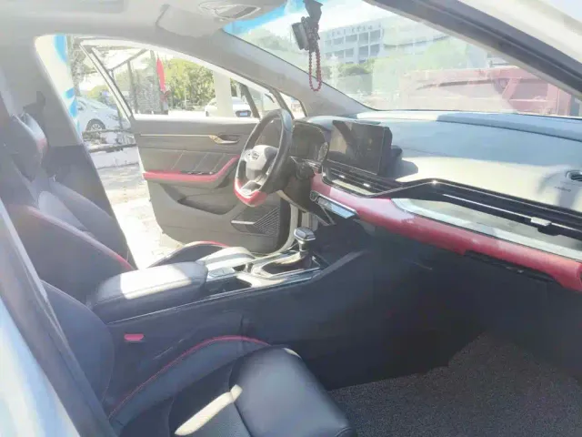 Geely Emgrand S — Фото автомобиля 12