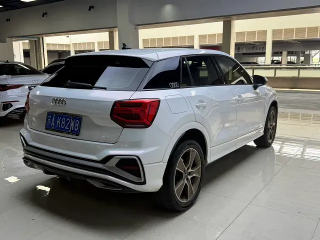 Audi Q2L — Фото автомобиля 18