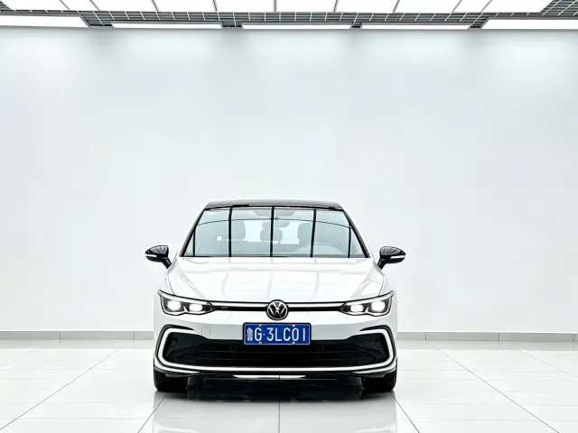 Volkswagen Golf — Фото автомобиля 4
