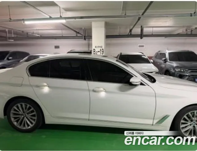 BMW 5 Series G30 — Фото автомобиля 4