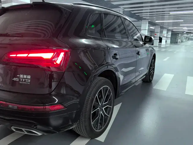 Audi Q5L — Фото автомобиля 12