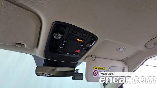 Kia Carnival Generation 4 — Фото автомобиля 24