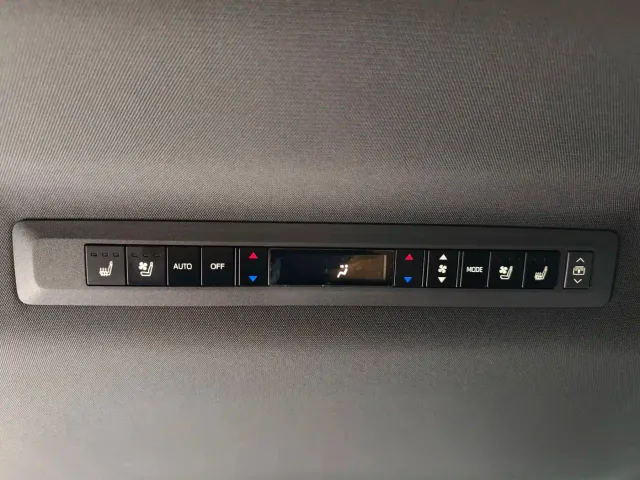Toyota Sienna — Фото автомобиля 9
