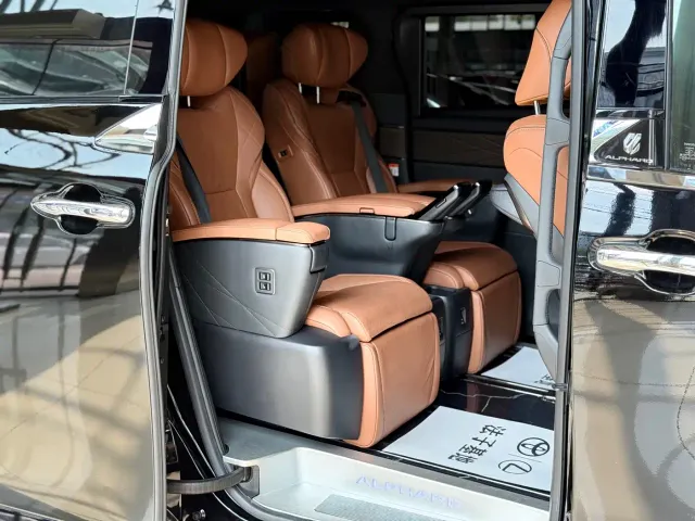 Toyota Alphard — Фото автомобиля 11