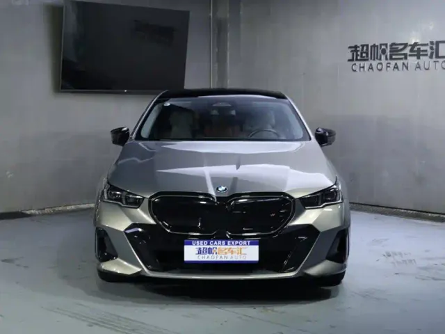 BMW i5 — Фото автомобиля 2