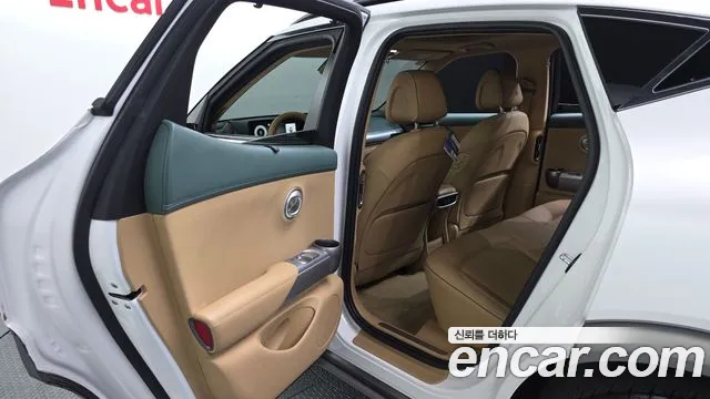Genesis GV60 — Фото автомобиля 16