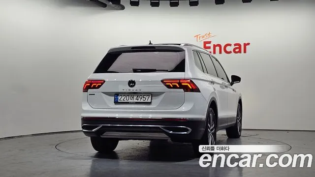 Volkswagen Tiguan — Фото автомобиля 4