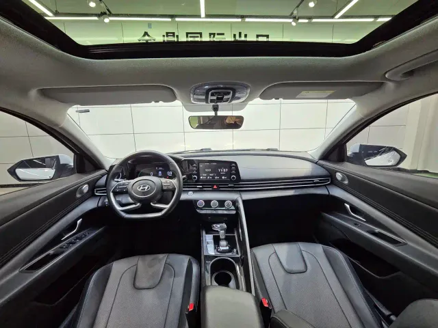 Hyundai Elantra — Фото автомобиля 21