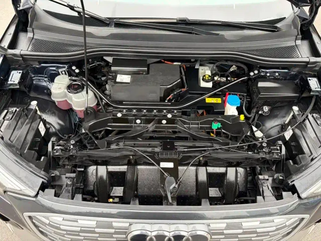 Audi Q4 e-tron — Фото автомобиля 14