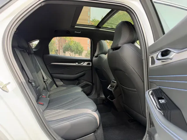 Geely Xingrui — Фото автомобиля 8