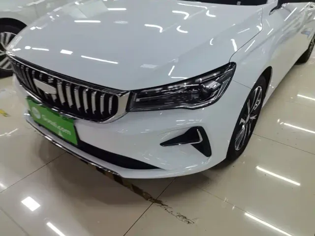 Geely Emgrand — Фото автомобиля 23