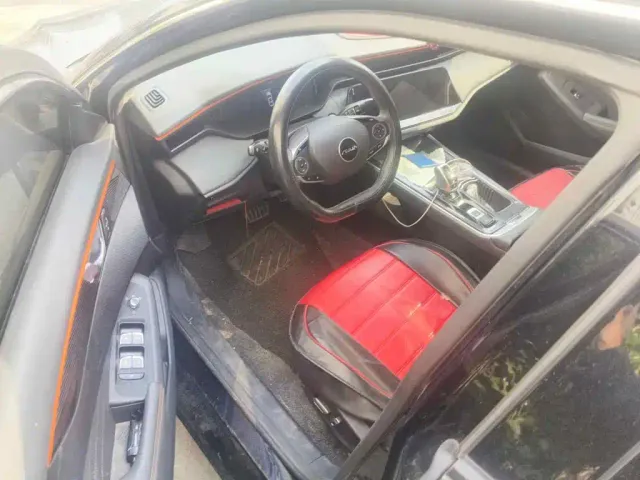 Dongfeng Yixuan MAX — Фото автомобиля 8