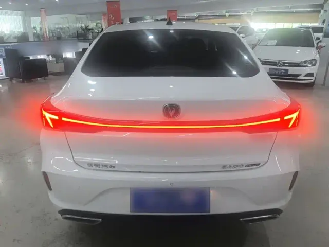 Changan Eado — Фото автомобиля 3